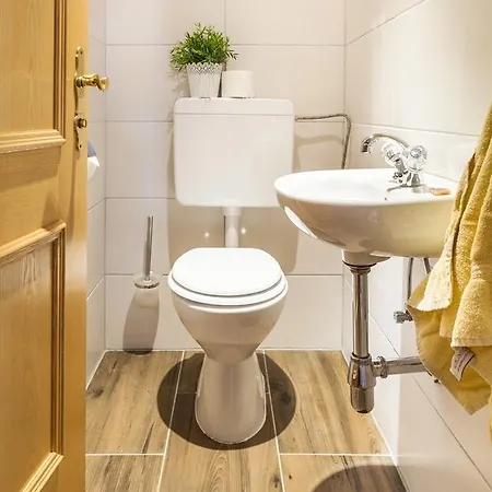 瓦豪富尔堡尔恩豪富巴姆比豪富酒店 农家乐