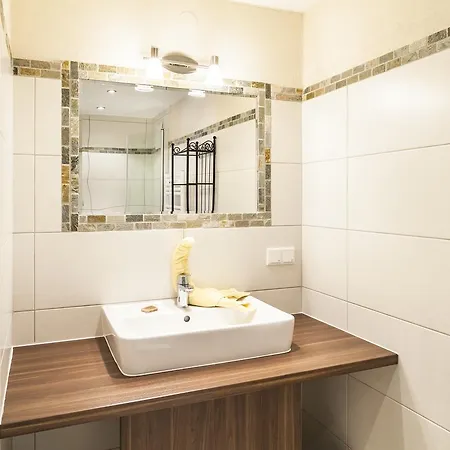 农家乐 瓦豪富尔堡尔恩豪富巴姆比豪富酒店 *