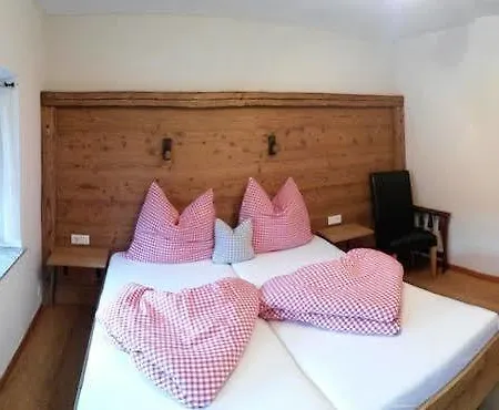 瓦豪富尔堡尔恩豪富巴姆比豪富酒店 农家乐