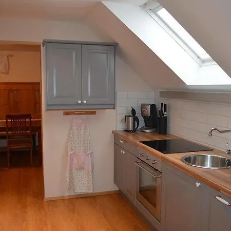 瓦豪富尔堡尔恩豪富巴姆比豪富酒店 *